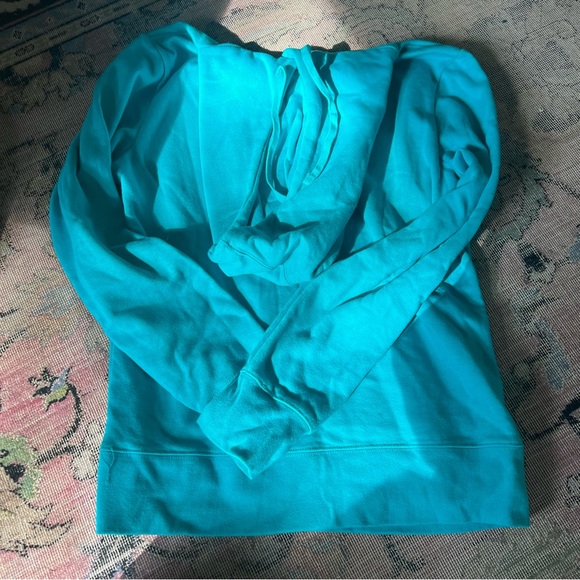 North Face pullover - Picture 3 of 3